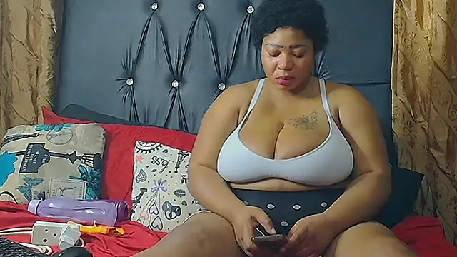 Snapshot of HUMONGUOUSTITSS chatting on 12-08-24, 09:08 HUMONGUOUSTITSS online show from 12-08-24, 09:08