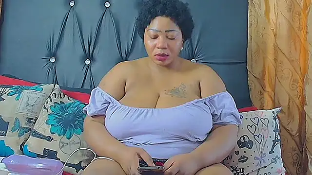 Snapshot of HUMONGUOUSTITSS chatting on 12-09-24, 07:39 HUMONGUOUSTITSS online show from 12-09-24, 07:39