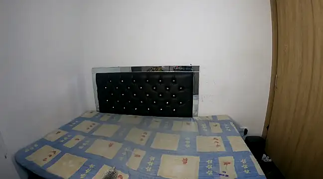 hot quenn online show from 01-13-25, 11:38