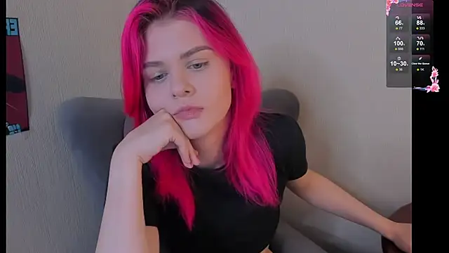 Snapshot of JulieTaylors chatting on 11-17-25, 08:47 JulieTaylors online show from 11-17-25, 08:47