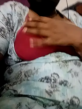 Snapshot of kavinila20 chatting on 12-20-24, 05:14 kavinila20 online show from 12-20-24, 05:14