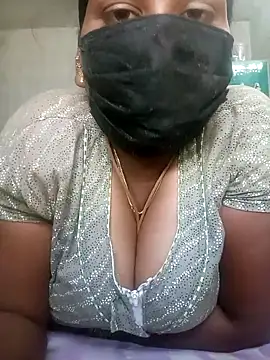 Snapshot of kavinila20 chatting on 03-10-25, 07:32 kavinila20 online show from 03-10-25, 07:32