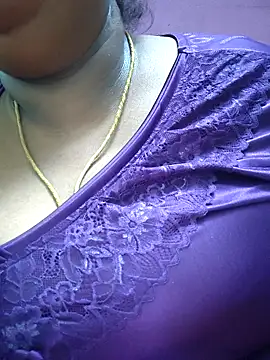 Snapshot of kavinila20 chatting on 09-26-25, 04:44 kavinila20 online show from 09-26-25, 04:44