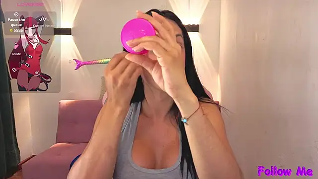 vittorialombardi   online show from 02-10-26, 07:01