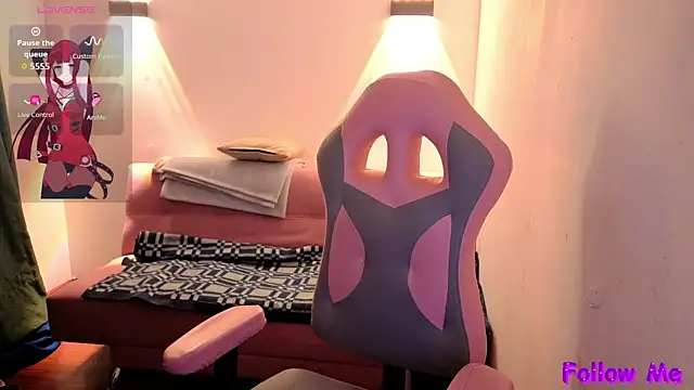 vittorialombardi   online show from 03-22-26, 07:12