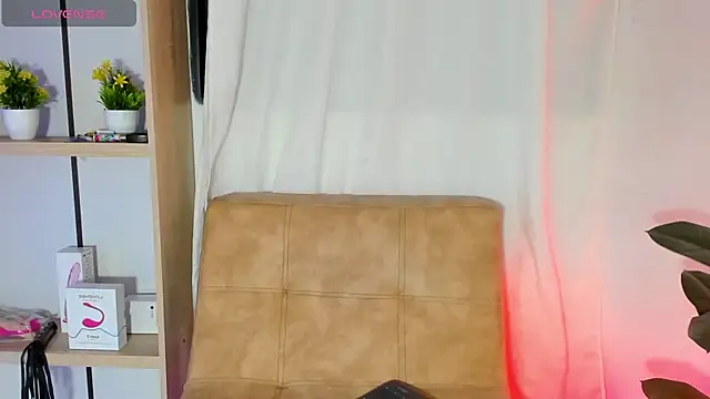 Snapshot of ladynemesis chatting on 01-17-25, 11:29 ladynemesis online show from 01-17-25, 11:29