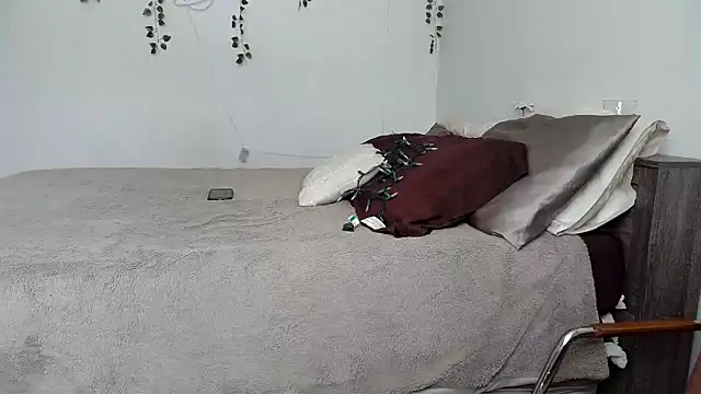 Kittyymaze1 online show from 01-06-26, 08:12