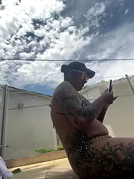 Cafeziitha02 online show from 09-28-25, 05:07