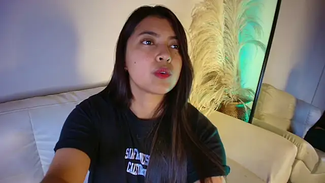 Rebeca Williams  online show from 02-05-25, 02:08