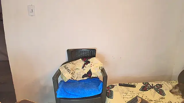 Snapshot of Oh_Tique chatting on 11-28-25, 07:38 Oh Tique online show from 11-28-25, 07:38