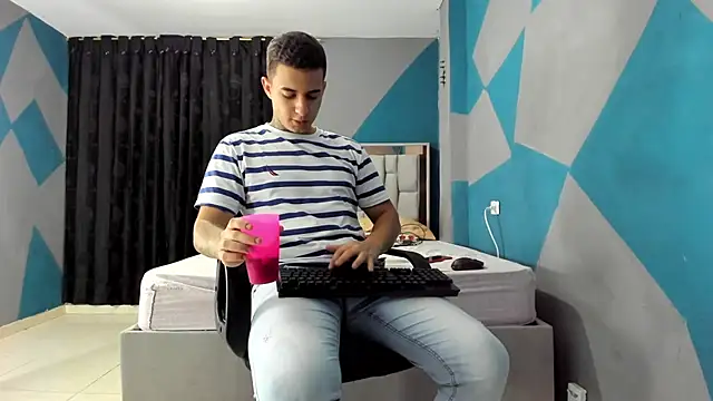 simookeler online show from 12-16-24, 06:43