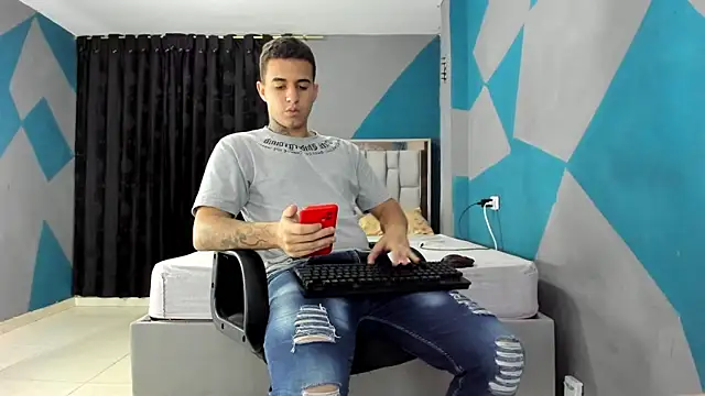 simookeler online show from 12-18-24, 06:32