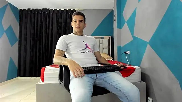 simookeler online show from 12-22-24, 02:39