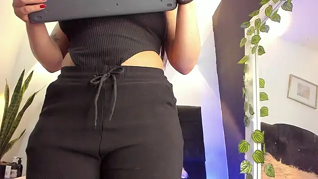 EmaJames25 online show from 01-14-25, 07:11