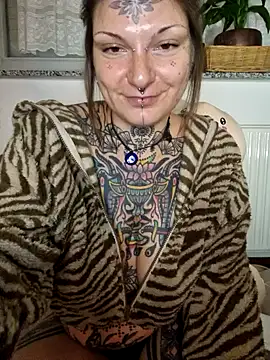 lizzardqueeen online show from 11-22-25, 01:04