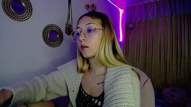 Soffy-brooks online show from 12-11-24, 04:28