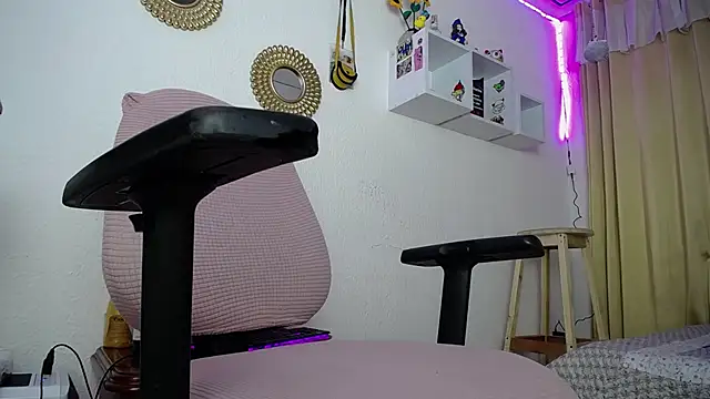 Soffy-brooks online show from 01-04-25, 07:13