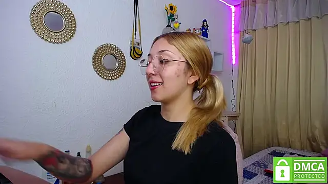 Soffy-brooks online show from 02-21-25, 07:34