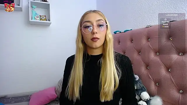 Soffy-brooks online show from 11-12-25, 03:29