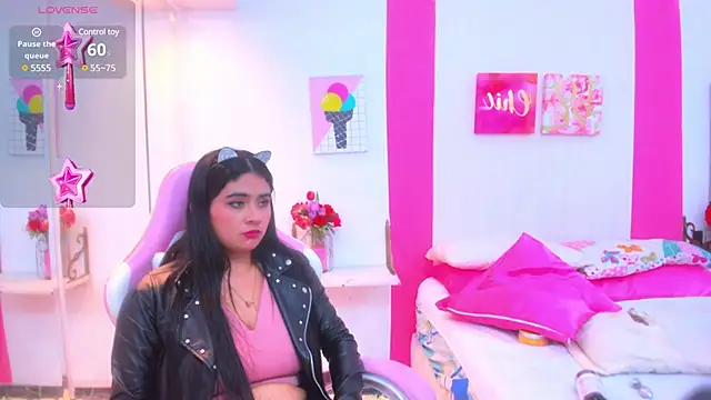 Snapshot of scarlette_15_ chatting on 01-25-25, 03:51 scarlette 15  online show from 01-25-25, 03:51