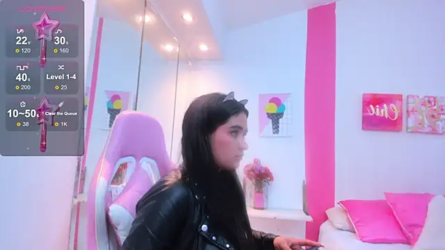 Snapshot of scarlette_15_ chatting on 01-28-25, 03:57 scarlette 15  online show from 01-28-25, 03:57