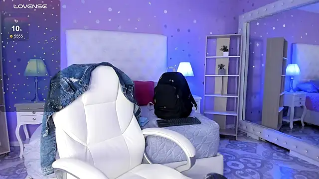 Snapshot of scarlette_15_ chatting on 09-09-25, 03:06 scarlette 15  online show from 09-09-25, 03:06