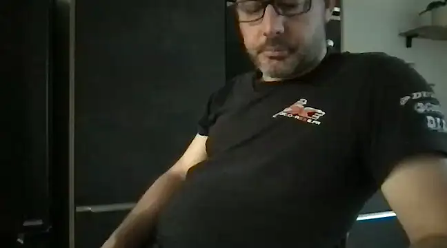 Snapshot of unconnudu21000 chatting on 02-10-25, 03:53 unconnudu21000 online show from 02-10-25, 03:53