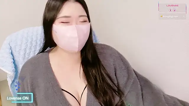 Snapshot of yukinko_o_ chatting on 11-18-25, 02:06 yukinko o online show from 11-18-25, 02:06