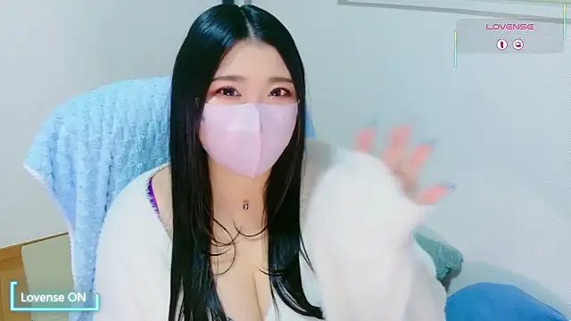 Snapshot of yukinko_o_ chatting on 12-20-25, 01:29 yukinko o online show from 12-20-25, 01:29