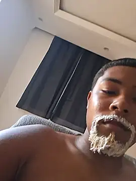 Snapshot of Pr3To021 chatting on 09-21-25, 12:07 Pr3To021 online show from 09-21-25, 12:07