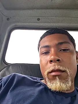 Snapshot of Pr3To021 chatting on 09-25-25, 02:43 Pr3To021 online show from 09-25-25, 02:43