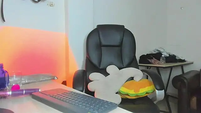 alma fenix online show from 04-03-26, 02:42