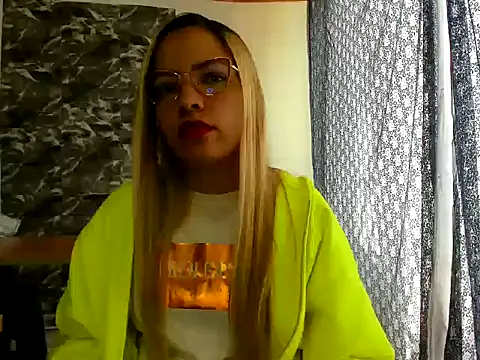 MISSLAUR4 online show from 01-03-25, 04:27