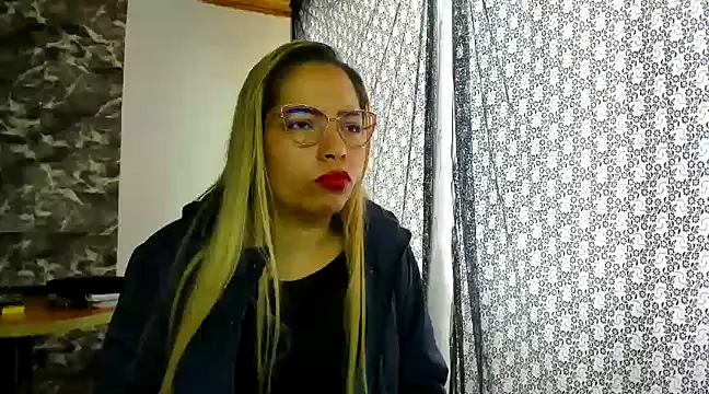 MISSLAUR4 online show from 01-06-25, 04:02