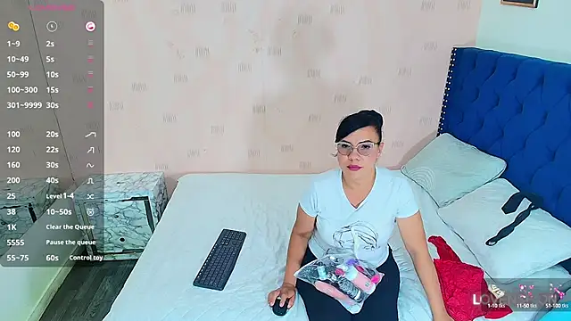 Snapshot of hotlatinateacher chatting on 02-18-25, 07:19 hotlatinateacher online show from 02-18-25, 07:19