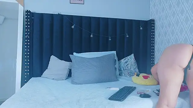 Snapshot of hotlatinateacher chatting on 11-20-25, 06:51 hotlatinateacher online show from 11-20-25, 06:51