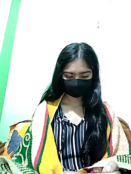 Snapshot of Arisha- chatting on 01-01-25, 11:49 Arisha- online show from 01-01-25, 11:49