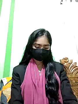 Snapshot of Arisha- chatting on 01-03-25, 12:19 Arisha- online show from 01-03-25, 12:19