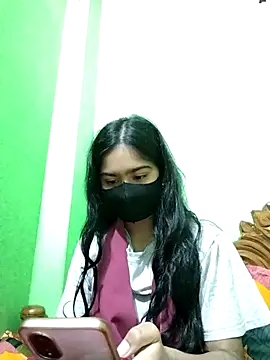 Snapshot of Arisha- chatting on 01-07-25, 04:27 Arisha- online show from 01-07-25, 04:27