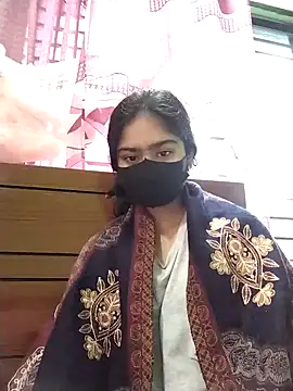 Snapshot of Arisha- chatting on 01-08-25, 10:04 Arisha- online show from 01-08-25, 10:04
