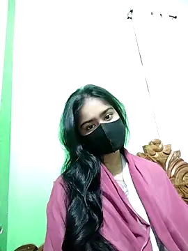 Snapshot of Arisha- chatting on 01-08-25, 04:11 Arisha- online show from 01-08-25, 04:11