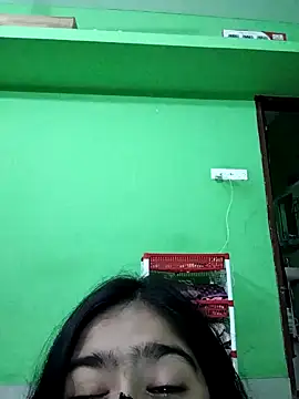 Snapshot of Arisha- chatting on 01-12-25, 02:09 Arisha- online show from 01-12-25, 02:09