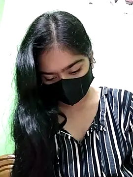Snapshot of Arisha- chatting on 01-12-25, 05:11 Arisha- online show from 01-12-25, 05:11