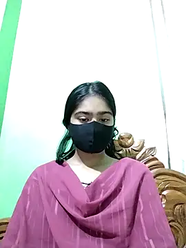 Snapshot of Arisha- chatting on 01-13-25, 12:24 Arisha- online show from 01-13-25, 12:24