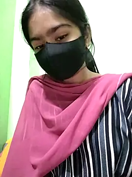 Snapshot of Arisha- chatting on 01-19-25, 01:44 Arisha- online show from 01-19-25, 01:44