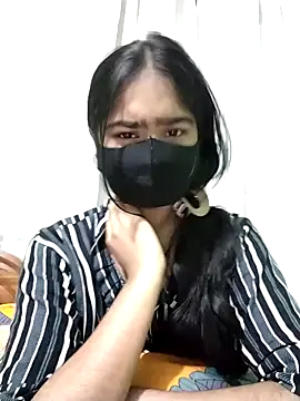 Snapshot of Arisha- chatting on 02-05-25, 04:03 Arisha- online show from 02-05-25, 04:03