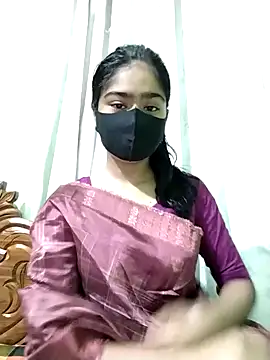 Snapshot of Arisha- chatting on 02-08-25, 04:14 Arisha- online show from 02-08-25, 04:14