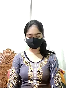 Snapshot of Arisha- chatting on 02-20-25, 11:21 Arisha- online show from 02-20-25, 11:21