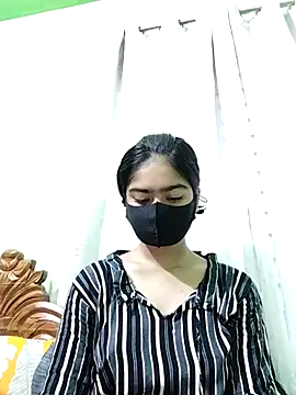 Snapshot of Arisha- chatting on 02-22-25, 12:49 Arisha- online show from 02-22-25, 12:49