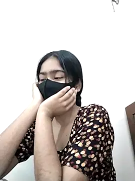 Snapshot of Arisha- chatting on 03-04-25, 04:41 Arisha- online show from 03-04-25, 04:41